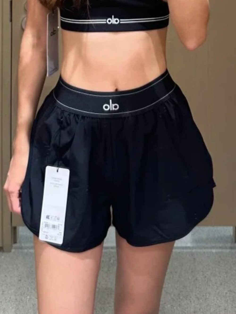 ALO Yoga MatchPoint Black Athletic Shorts with Elastic Logo Waistband - Picture 8 of 8